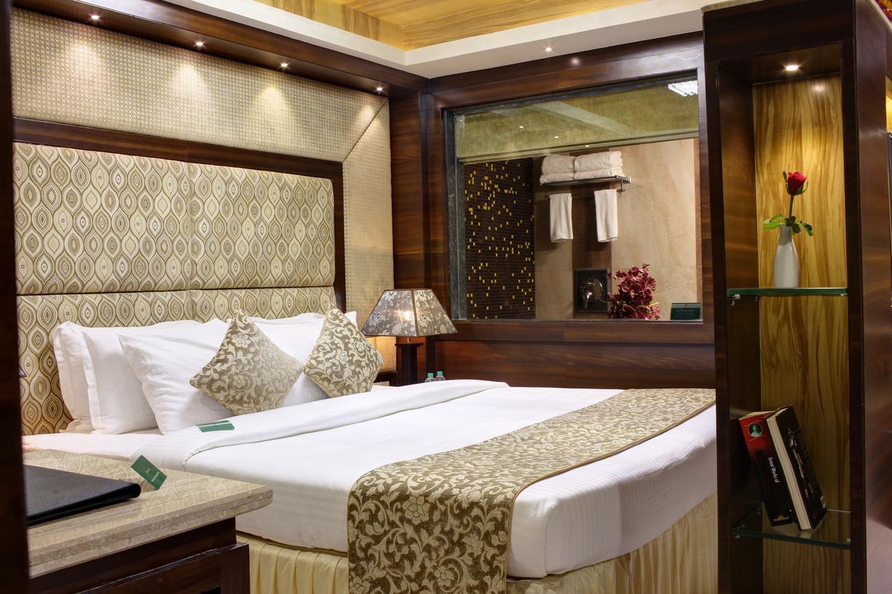Golden Gate Hotel Индор Екстериор снимка