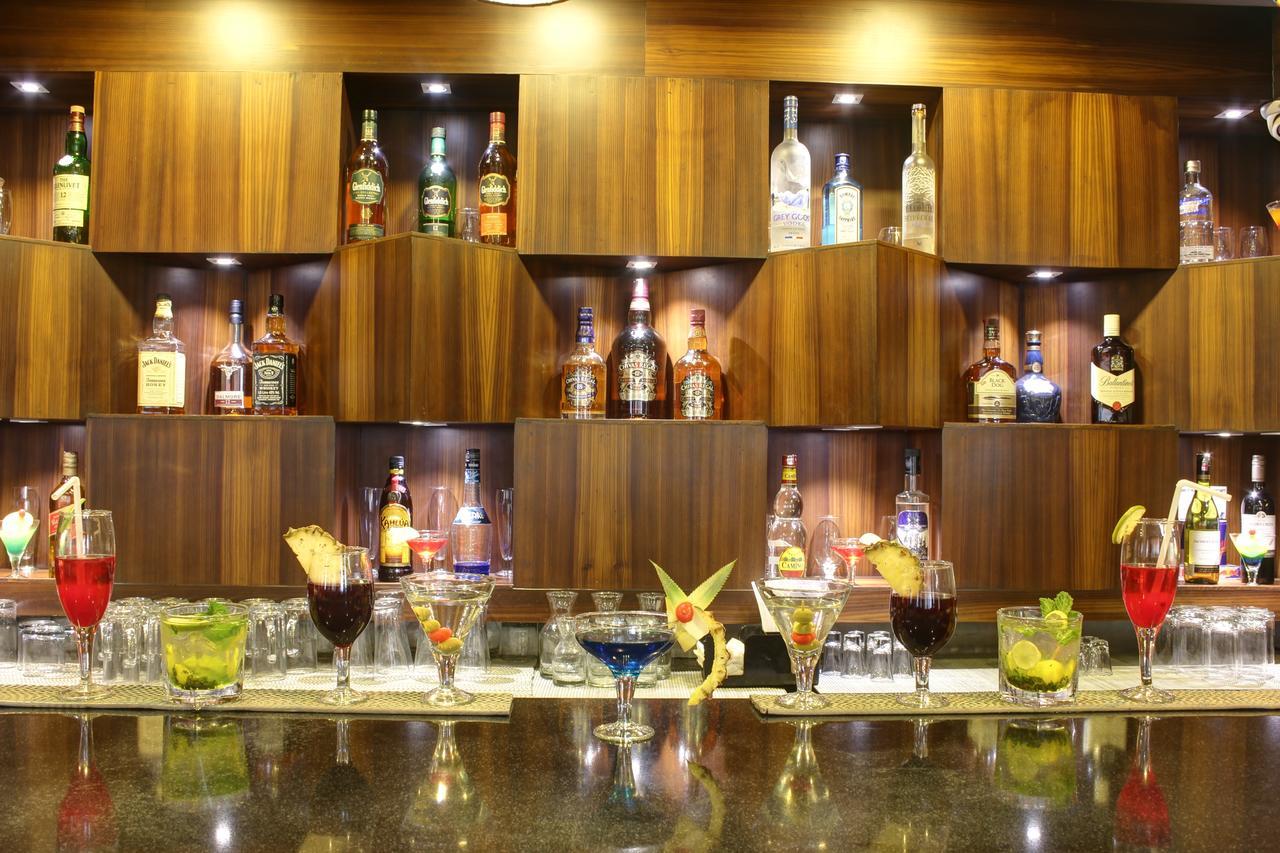 Golden Gate Hotel Индор Екстериор снимка