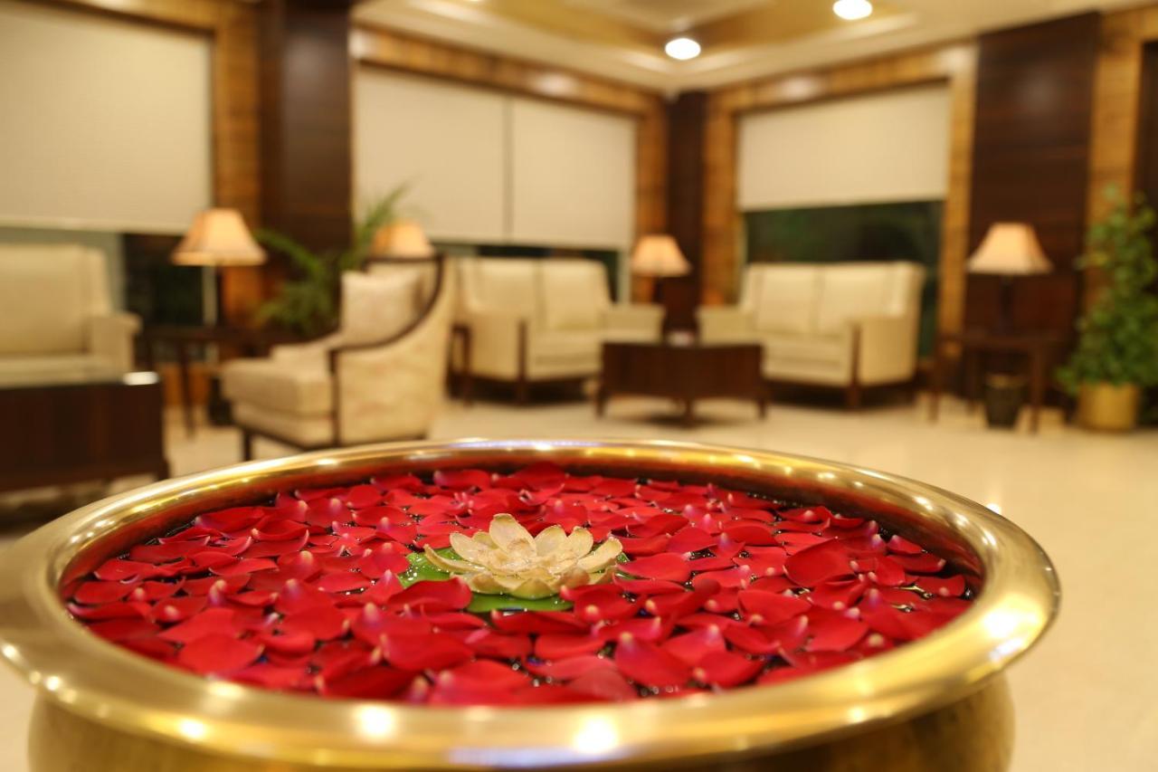 Golden Gate Hotel Индор Екстериор снимка